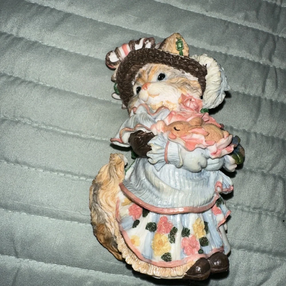 The‎ Thickets At Sweetbriar Precious Petals 350115 Cat Figurine